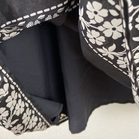 NWT Ann Taylor Black and White Floral Skirt size 6 - Picture 7 of 8